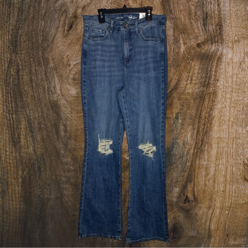 NWT Style & Co Vintage Classic Boot Leg Jean | West Wash | Size 8